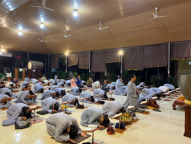 Chùa Suối Pháp – Tây Ninh: Khóa lễ sám hối