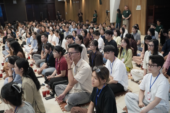 Đêm thiền trà - Khóa tu sinh viên “Hướng về Phật pháp.