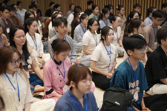 Đêm thiền trà - Khóa tu sinh viên “Hướng về Phật pháp.