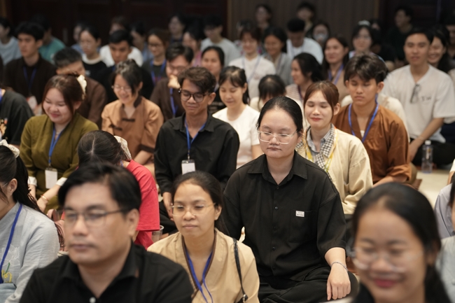 Đêm thiền trà - Khóa tu sinh viên “Hướng về Phật pháp.