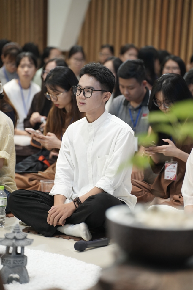 Đêm thiền trà - Khóa tu sinh viên “Hướng về Phật pháp.