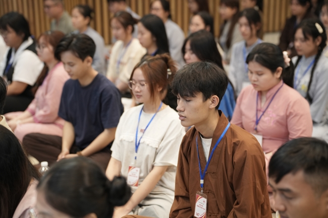 Đêm thiền trà - Khóa tu sinh viên “Hướng về Phật pháp.