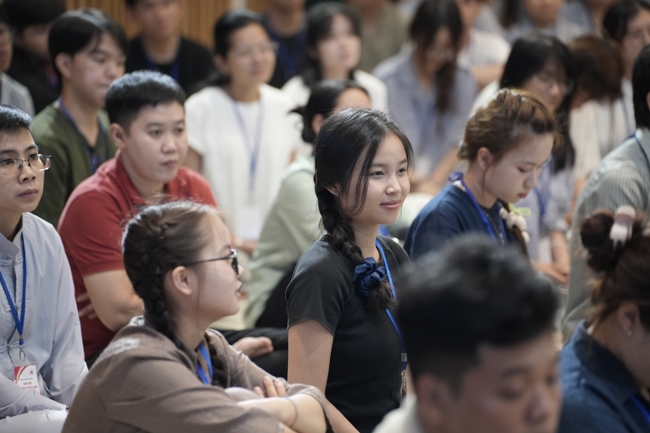 Đêm thiền trà - Khóa tu sinh viên “Hướng về Phật pháp.