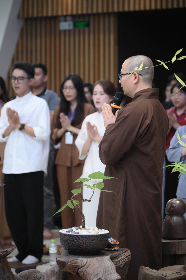 Đêm thiền trà - Khóa tu sinh viên “Hướng về Phật pháp.
