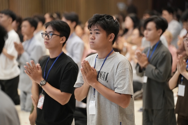 Khoá tu sinh viên Hướng về Phật pháp.