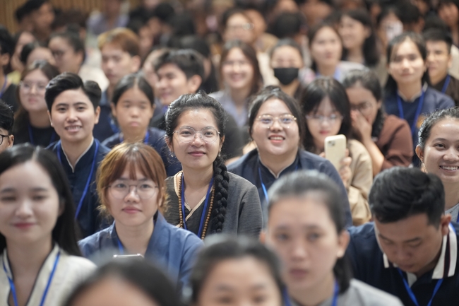 Khoá tu sinh viên Hướng về Phật pháp.