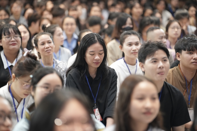 Khoá tu sinh viên Hướng về Phật pháp.