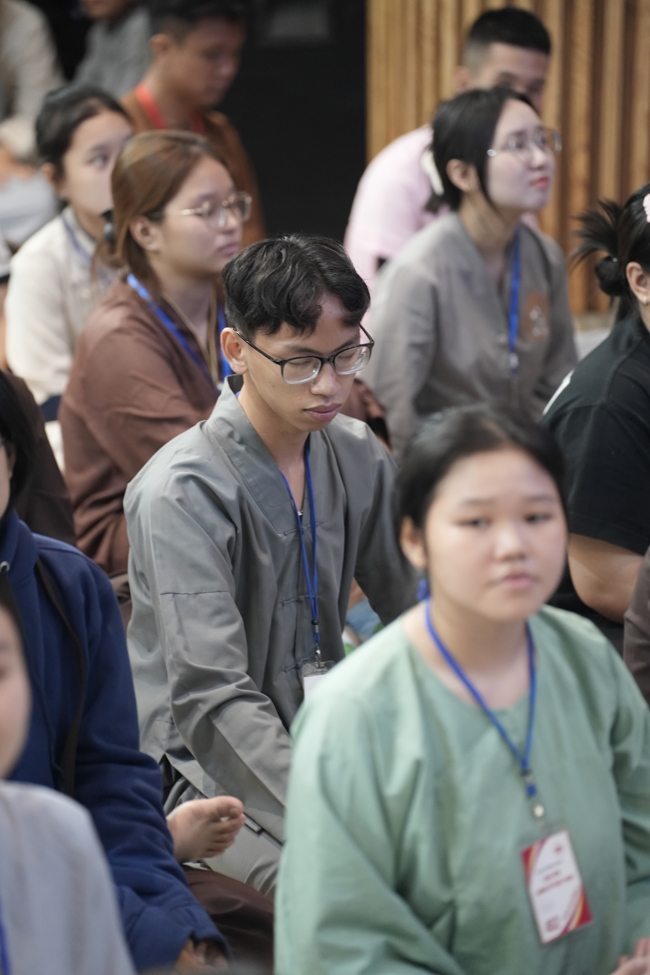 Khoá tu sinh viên Hướng về Phật pháp.