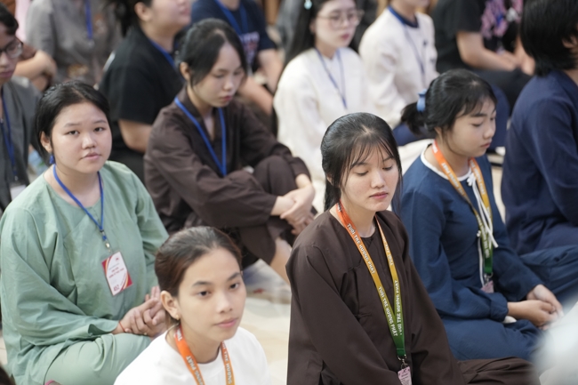 Khoá tu sinh viên Hướng về Phật pháp.