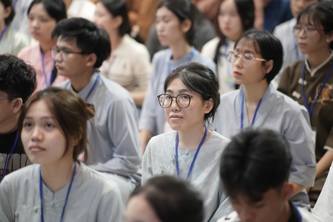 Khoá tu sinh viên Hướng về Phật pháp.