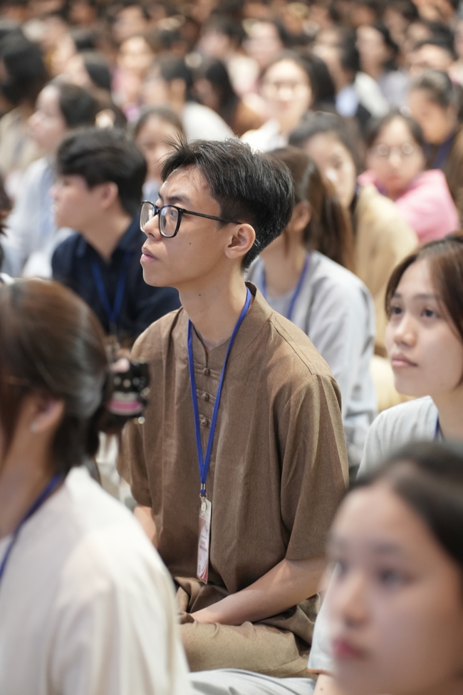 Khoá tu sinh viên Hướng về Phật pháp.