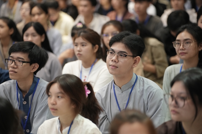 Khoá tu sinh viên Hướng về Phật pháp.