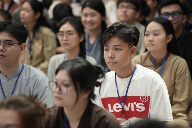 Khoá tu sinh viên Hướng về Phật pháp.