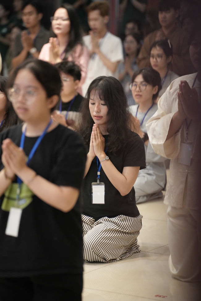 Khoá tu sinh viên Hướng về Phật pháp.