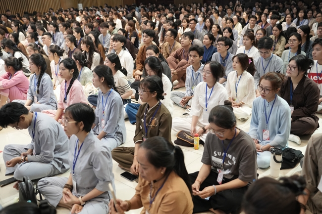 Khoá tu sinh viên Hướng về Phật pháp.