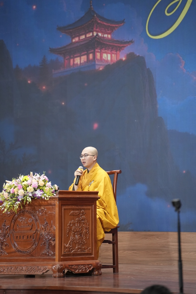 Khoá tu sinh viên Hướng về Phật pháp.