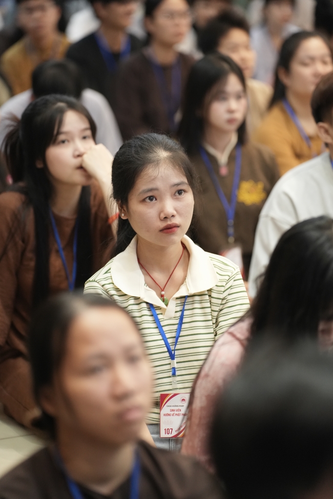 Khoá tu sinh viên Hướng về Phật pháp.