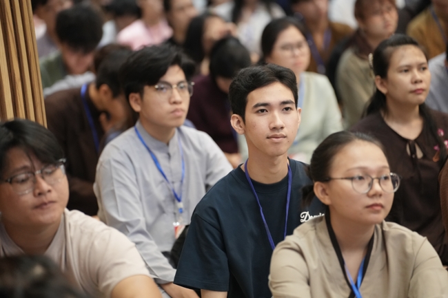 Khoá tu sinh viên Hướng về Phật pháp.