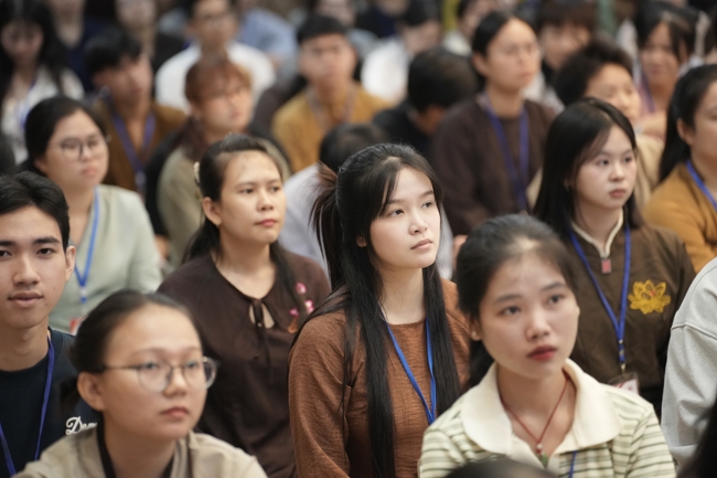 Khoá tu sinh viên Hướng về Phật pháp.