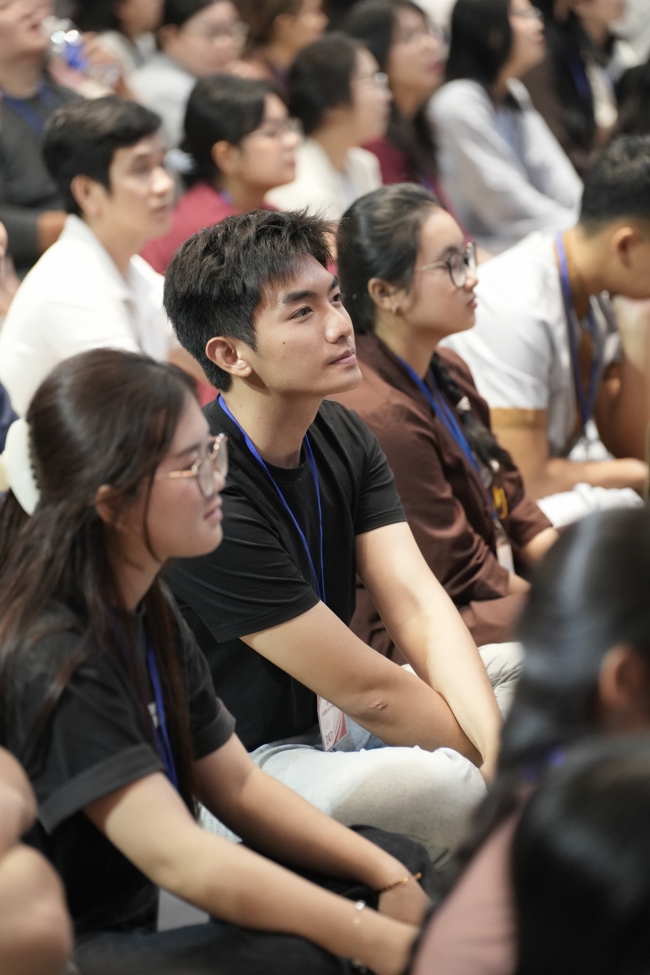 Khoá tu sinh viên Hướng về Phật pháp.