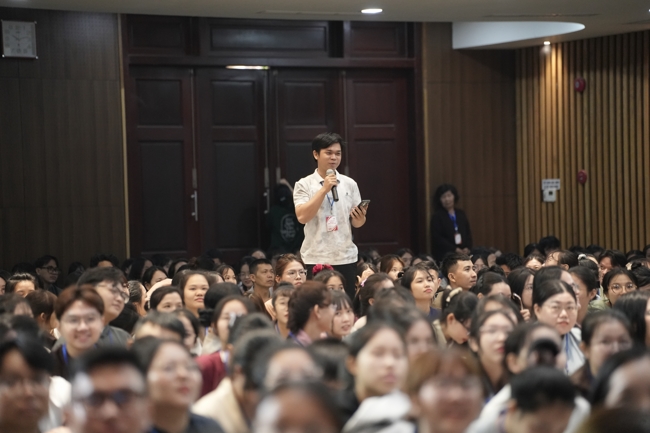 Khoá tu sinh viên Hướng về Phật pháp.