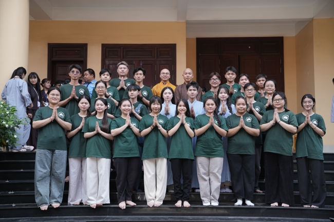 Khoá tu sinh viên Hướng về Phật pháp.