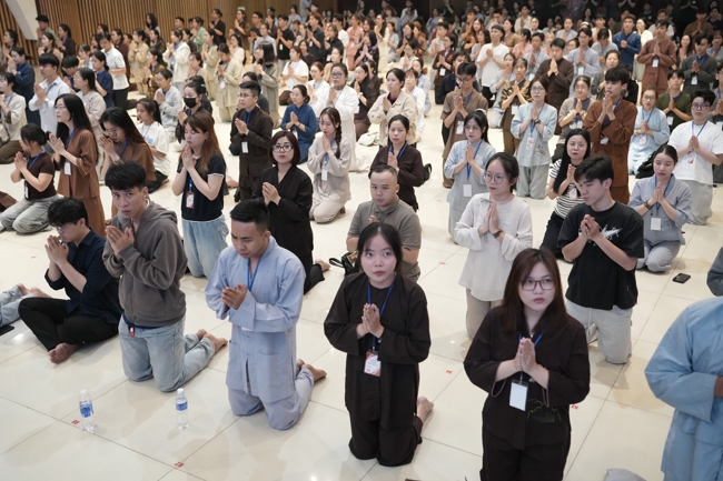 Khoá tu sinh viên Hướng về Phật pháp.