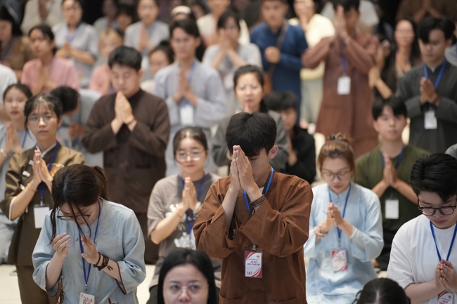 Khoá tu sinh viên Hướng về Phật pháp.