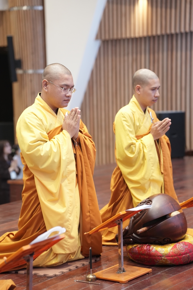 Khoá tu sinh viên Hướng về Phật pháp.