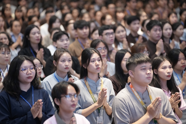 Khoá tu sinh viên Hướng về Phật pháp.