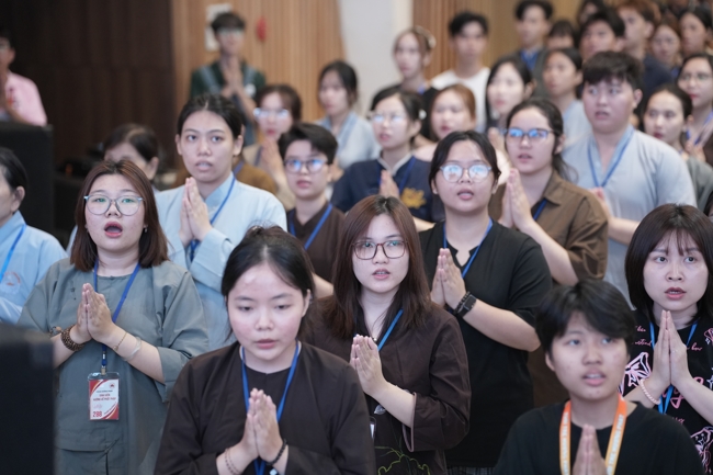 Khoá tu sinh viên Hướng về Phật pháp.