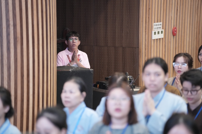 Khoá tu sinh viên Hướng về Phật pháp.