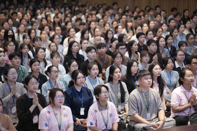 Khoá tu sinh viên Hướng về Phật pháp.