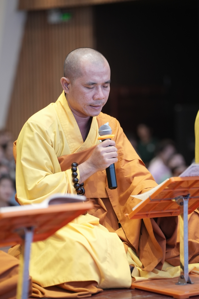 Khoá tu sinh viên Hướng về Phật pháp.