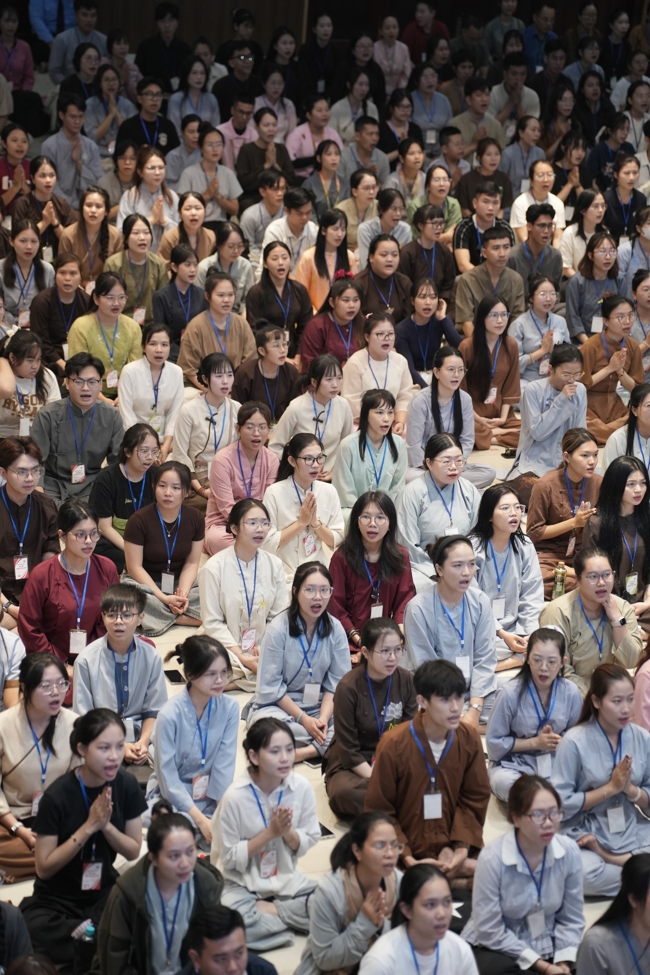 Khoá tu sinh viên Hướng về Phật pháp.