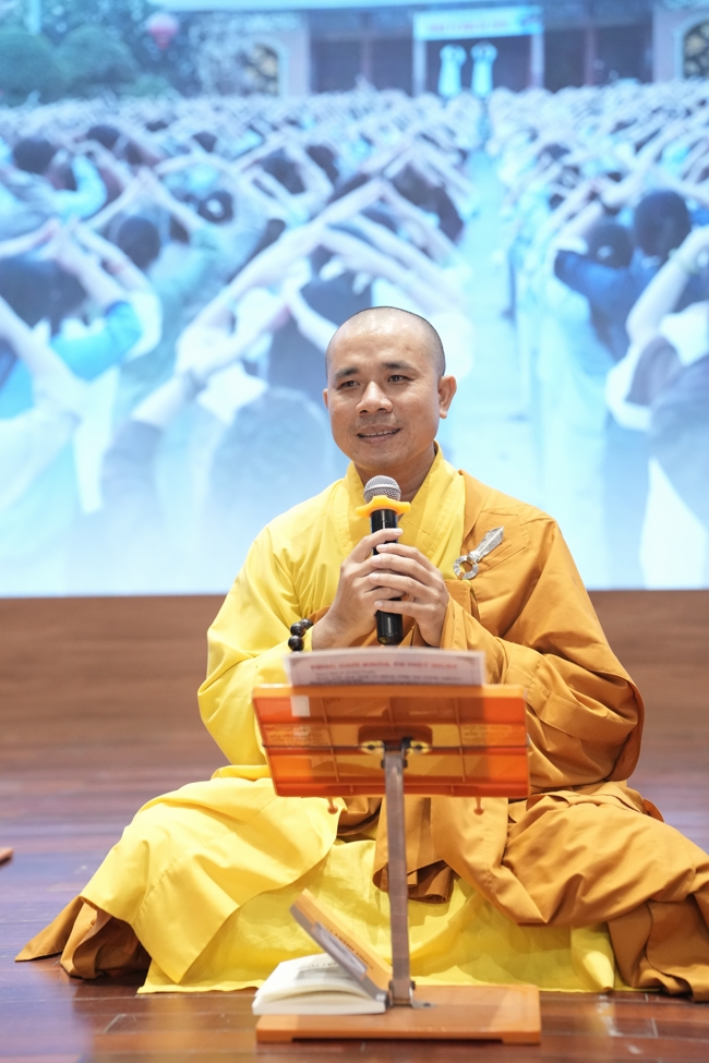 Khoá tu sinh viên Hướng về Phật pháp.