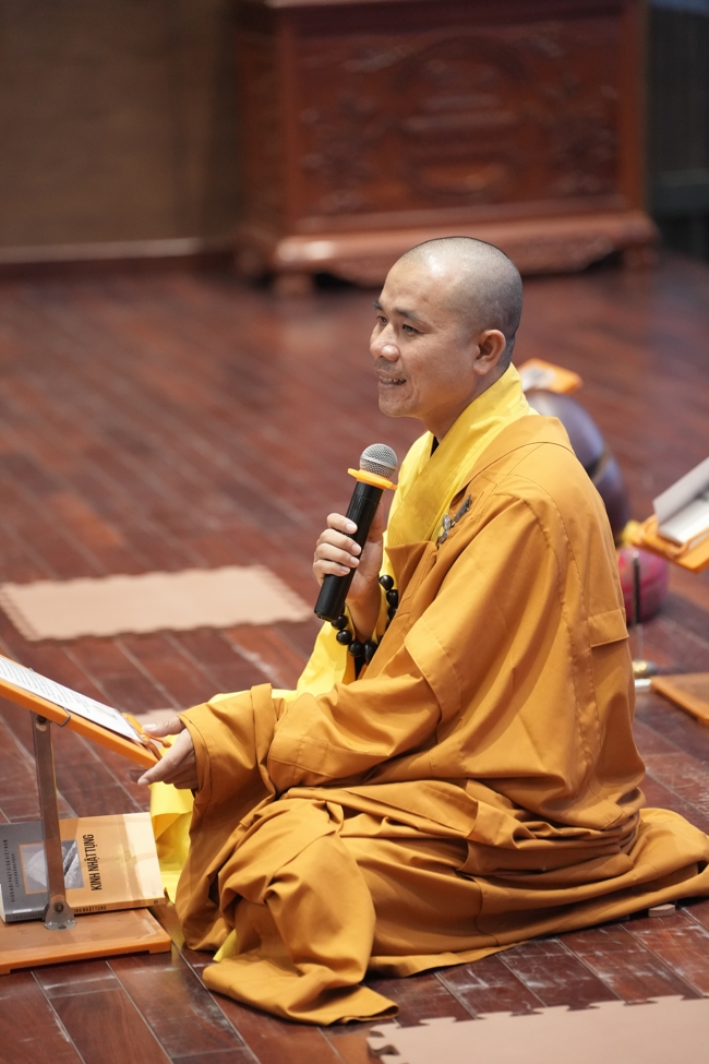 Khoá tu sinh viên Hướng về Phật pháp.