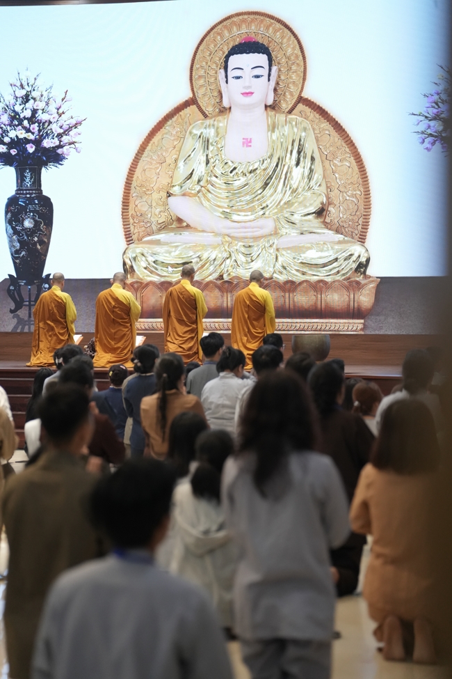 Khoá tu sinh viên Hướng về Phật pháp.