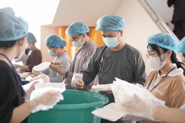 Khoá tu sinh viên Hướng về Phật pháp.