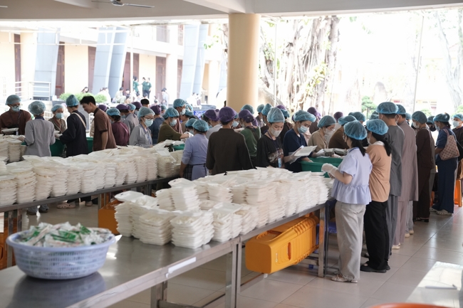 Khoá tu sinh viên Hướng về Phật pháp.