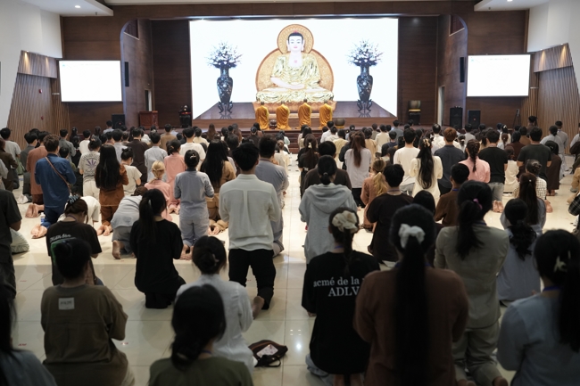 Khoá tu sinh viên Hướng về Phật pháp.