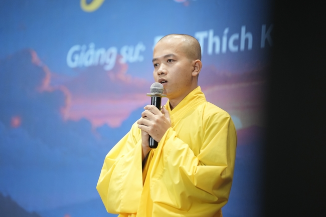 Khoá tu sinh viên Hướng về Phật pháp.