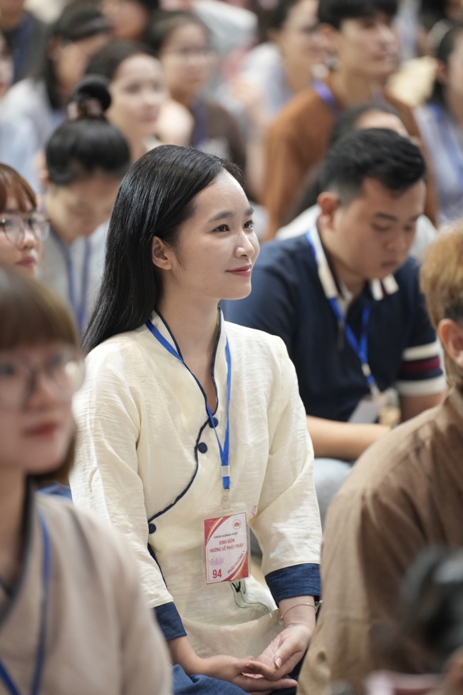 Khoá tu sinh viên Hướng về Phật pháp.