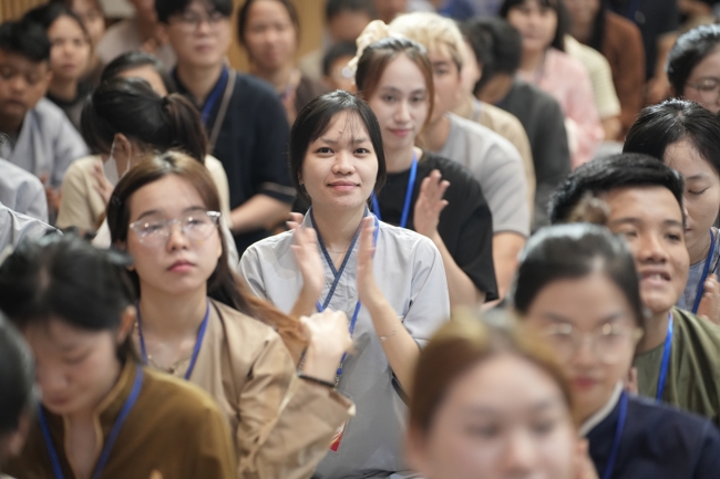 Khoá tu sinh viên Hướng về Phật pháp.