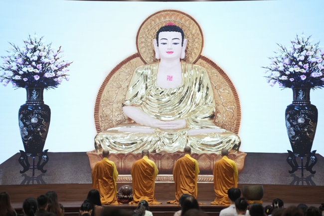 Khoá tu sinh viên Hướng về Phật pháp.