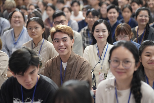 Khoá tu sinh viên Hướng về Phật pháp.