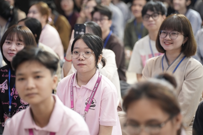 Khoá tu sinh viên Hướng về Phật pháp.