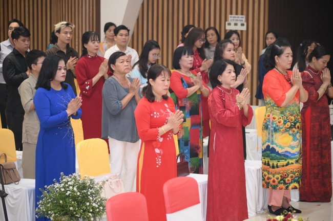 Wedding Ceremony at the pagoda