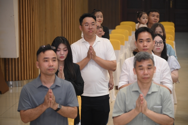 Wedding Ceremony at the pagoda