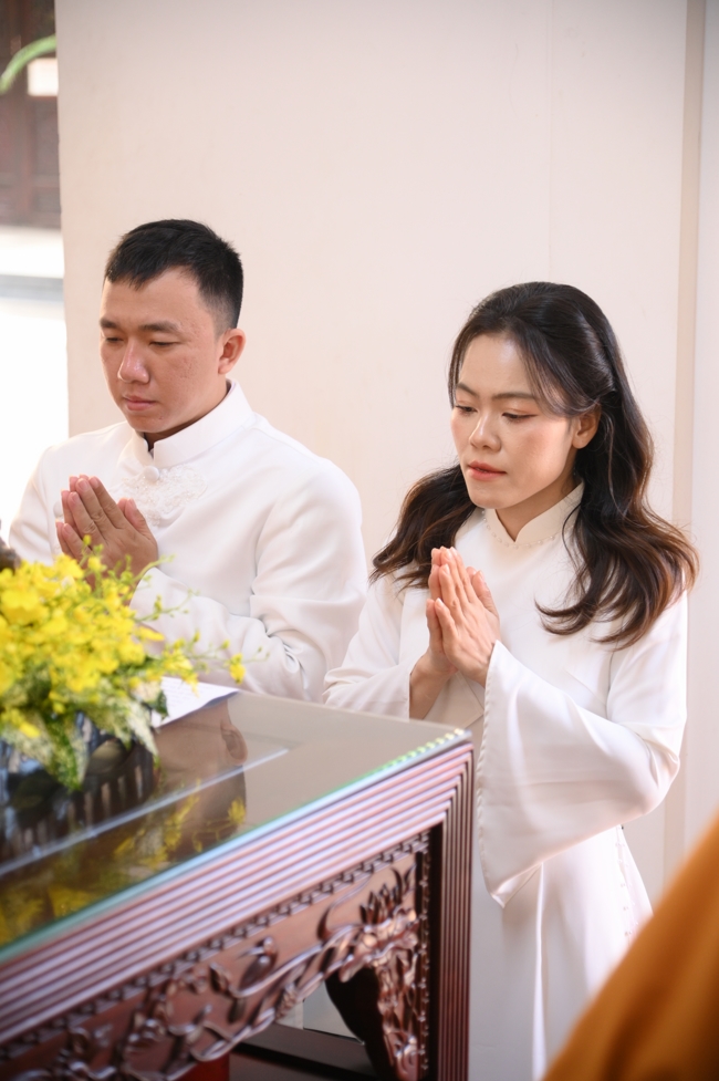 Wedding Ceremony at the pagoda